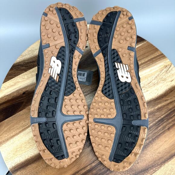 Athletic_Shoes